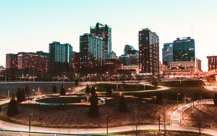 Book affordable flights to St. Louis City online