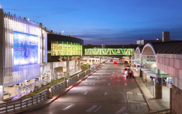 Book affordable flight tickets to San Antonio