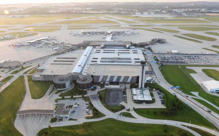 Book affordable flight tickets to Milwaukee (MKE)