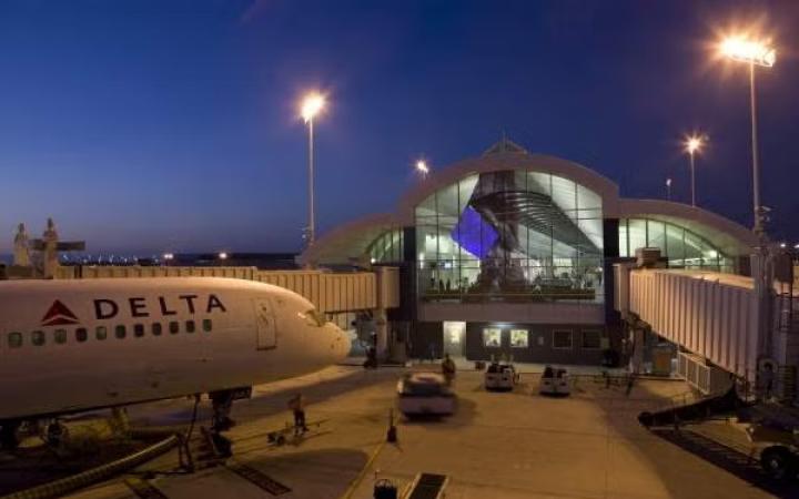 Book affordable flight tickets to Jacksonville 