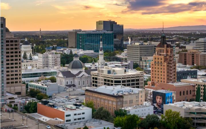 Book affordable flights to Sacramento City online