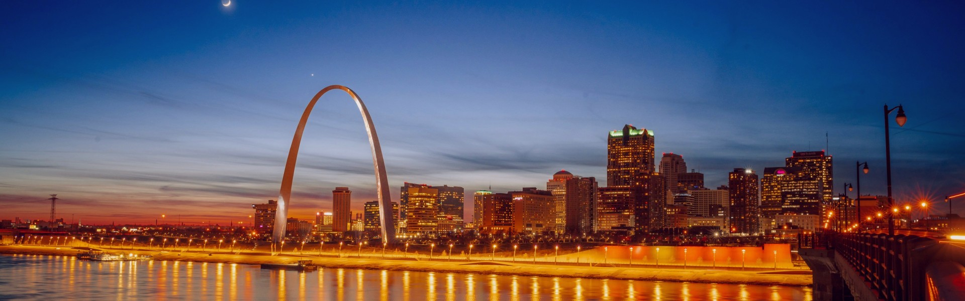 Book affordable flights to St. Louis City online