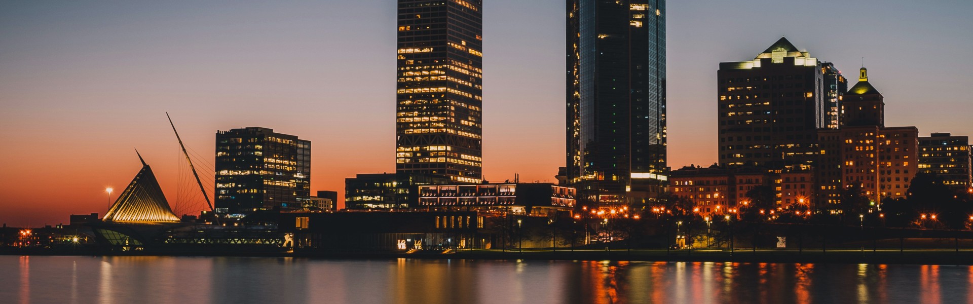 Book affordable flight tickets to Milwaukee (MKE)