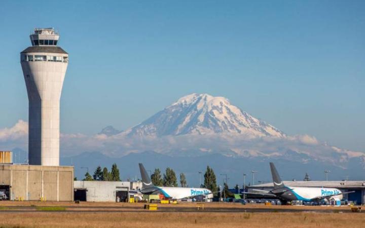 Book affordable flight tickets to Seattle