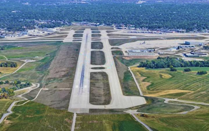 Book affordable flights to St. Louis City online